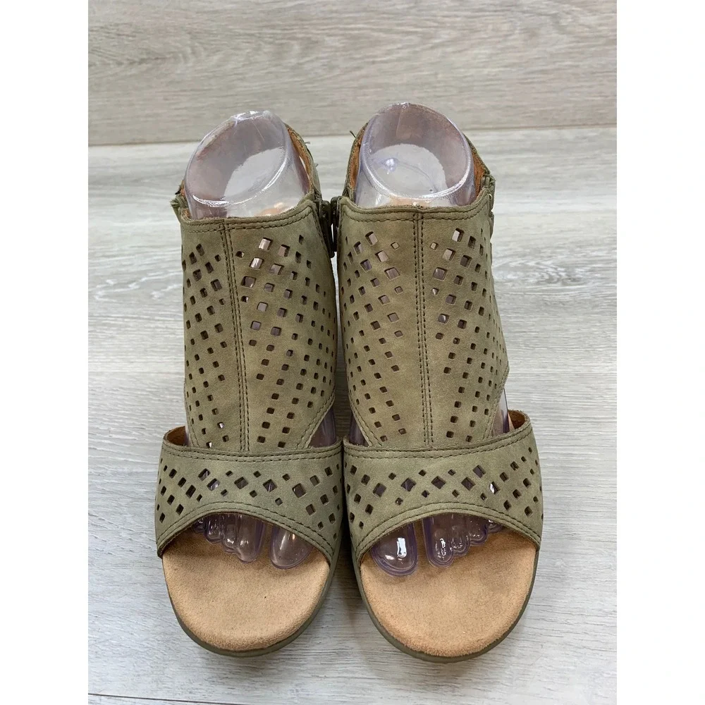 Cobb Hill Women's Sandals Olive Green Perforated Leather Cork Wedge 8 Shoes